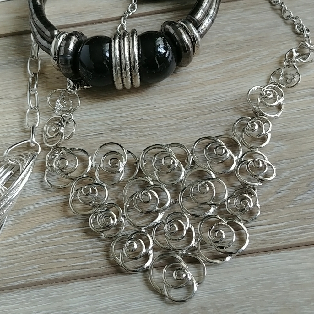 Necklaces - Picture 3 of 4